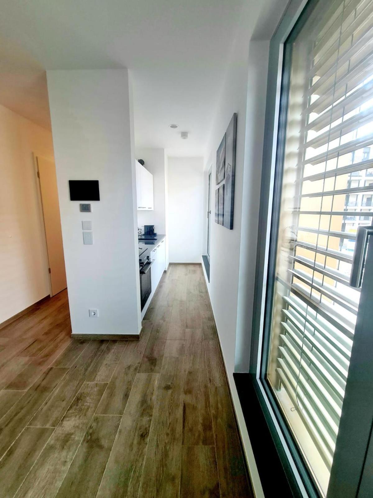 Luxury 1 Bedroom Flat With Parking Appartement *
